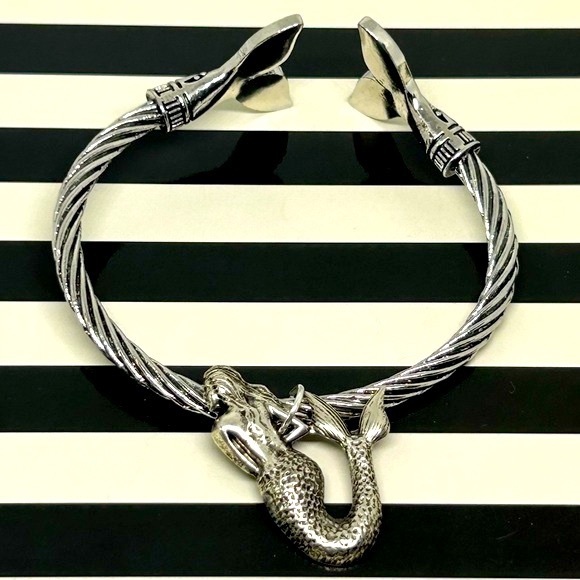 Handmade Mermaid Tail Adjustable Fit Cuff Bracelet! - Picture 2 of 8